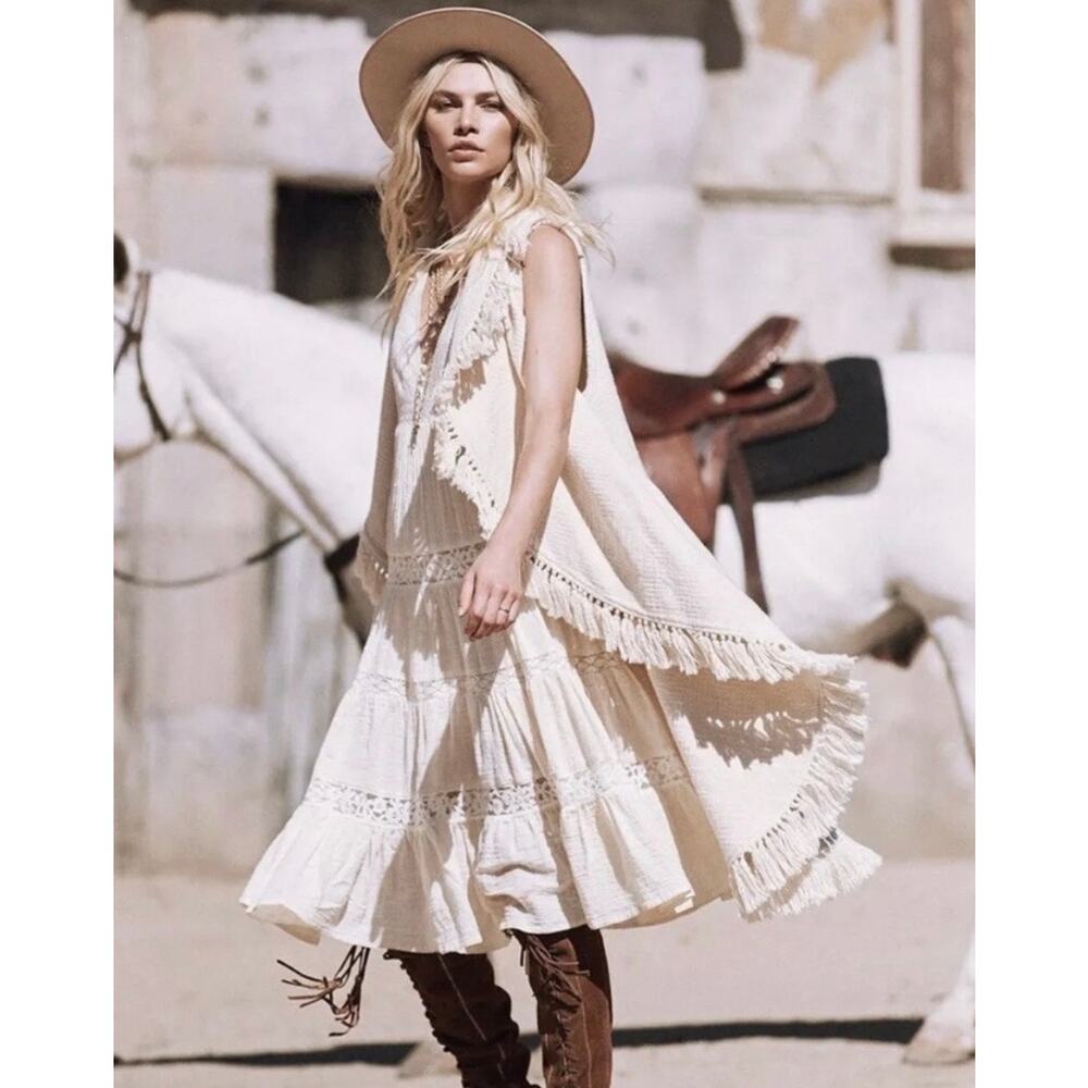 Spell & The Gypsy White River Poncho Knit Fringe Vest Long Cream Cotton M/L